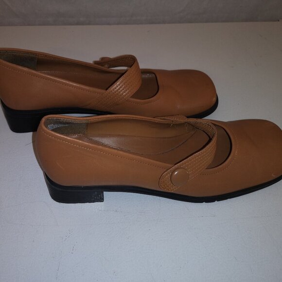 Togo Ladies Size 9M Square Toe Tan Leather Upper Block Heel Shoes - Picture 2 of 8